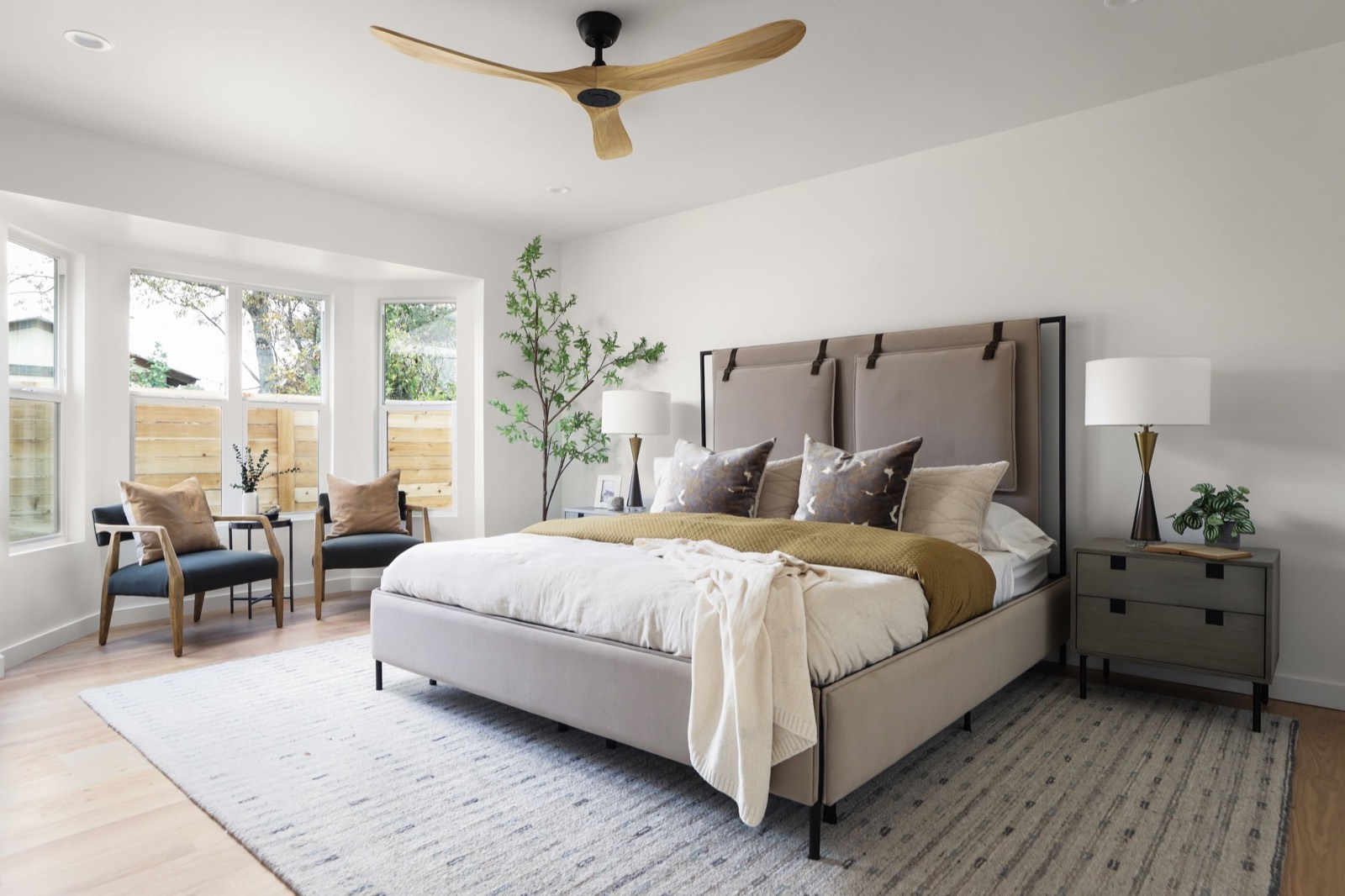 Bedroom, Creekline