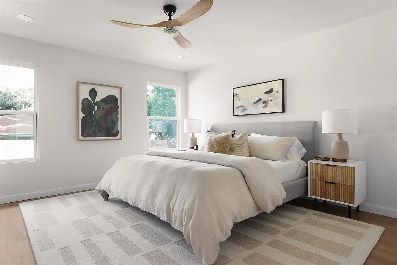 Bedroom, Vol Walker