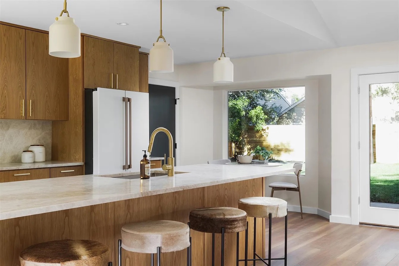 Kitchen with island, Chelsea Moor